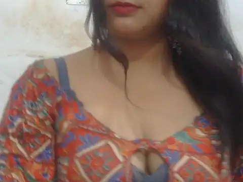 Snapshot of POOJA_199 chatting on 07/11/26, 08:03 POOJA 199 online show from 07/11/26, 08:03