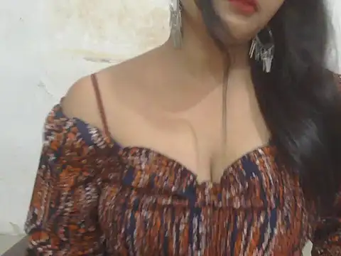 Snapshot of POOJA_199 chatting on 05/18/26, 08:19 POOJA 199 online show from 05/18/26, 08:19