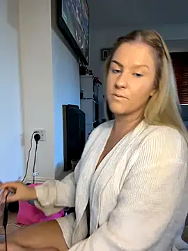 Charleigh xx online show from 11/06/25, 08:40