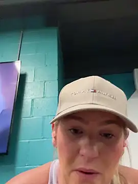 Charleigh xx online show from 10/18/25, 06:43