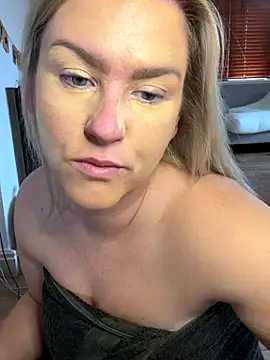 Charleigh xx online show from 10/16/25, 09:50