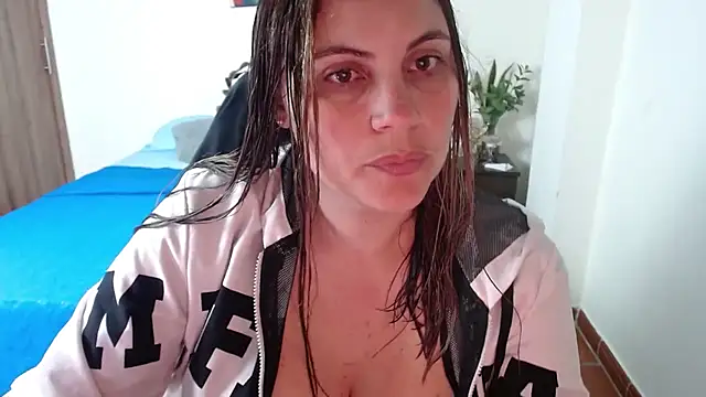 Secret Bella online show from 11/16/25, 11:59