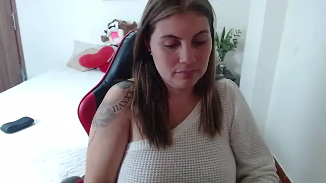 Secret Bella online show from 11/10/25, 12:10