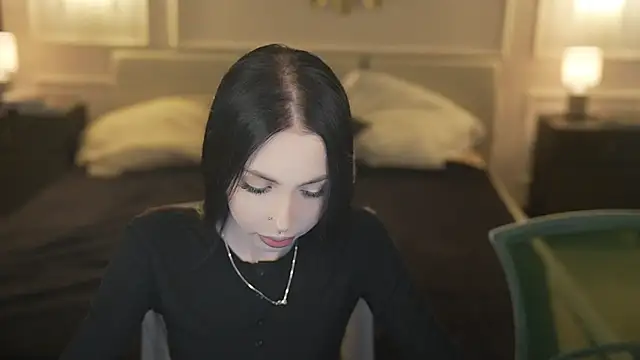 VivianSweet  online show from 04/18/26, 10:39