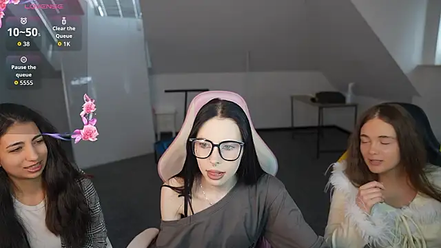 Snapshot of VivianSweet_ chatting on 02/25/26, 11:32 VivianSweet online show from 02/25/26, 11:32