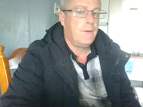 Snapshot of hefin18 chatting on 02/11/25, 11:53 hefin18 online show from 02/11/25, 11:53