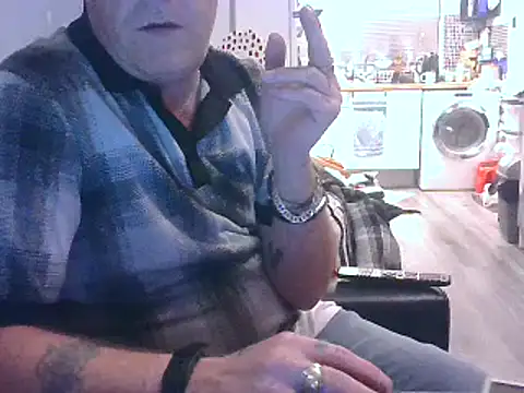 Snapshot of hefin18 chatting on 01/30/25, 09:58 hefin18 online show from 01/30/25, 09:58