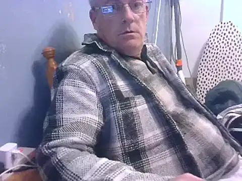 Snapshot of hefin18 chatting on 02/12/25, 05:48 hefin18 online show from 02/12/25, 05:48