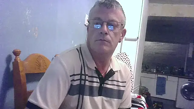 Snapshot of hefin18 chatting on 03/13/25, 09:16 hefin18 online show from 03/13/25, 09:16
