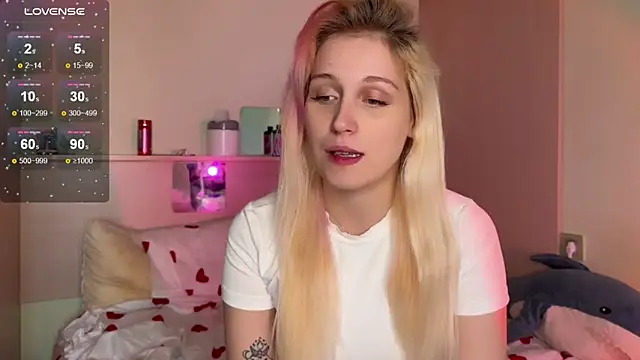 Snapshot of _Annabel_Myr_ chatting on 10/08/25, 11:34 Annabel Myr online show from 10/08/25, 11:34