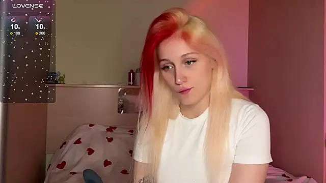 Snapshot of _Annabel_Myr_ chatting on 11/08/25, 11:03 Annabel Myr online show from 11/08/25, 11:03