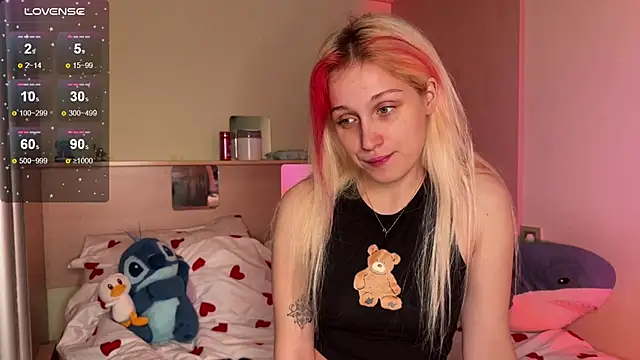 Snapshot of _Annabel_Myr_ chatting on 09/19/25, 11:14 Annabel Myr online show from 09/19/25, 11:14