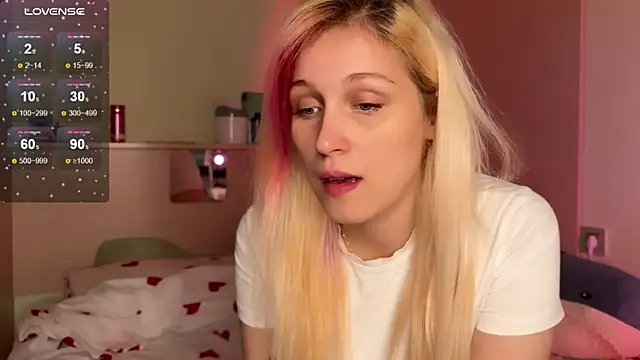 Snapshot of _Annabel_Myr_ chatting on 10/15/25, 11:40 Annabel Myr online show from 10/15/25, 11:40