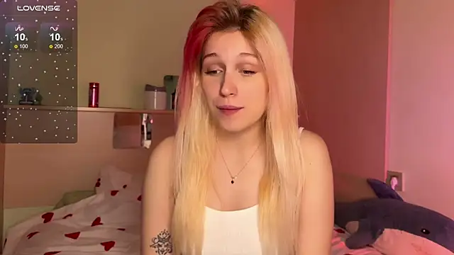 Snapshot of _Annabel_Myr_ chatting on 10/12/25, 11:11 Annabel Myr online show from 10/12/25, 11:11