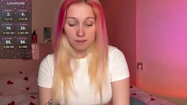 Snapshot of _Annabel_Myr_ chatting on 12/15/25, 11:05 Annabel Myr online show from 12/15/25, 11:05