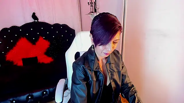 Snapshot of Trinityy__ chatting on 12/17/25, 06:46 Trinityy online show from 12/17/25, 06:46