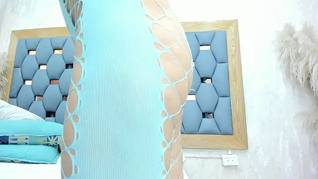 crystal sm online show from 11/03/25, 03:12