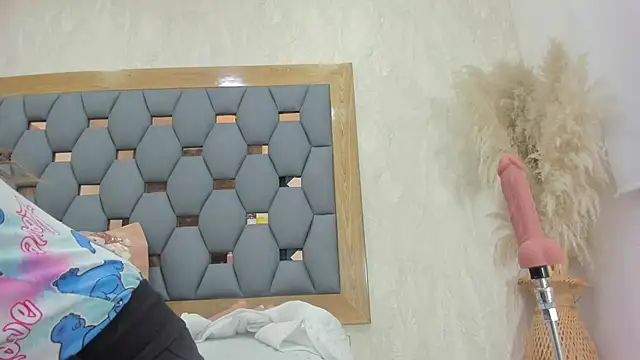 crystal sm online show from 11/30/25, 03:07