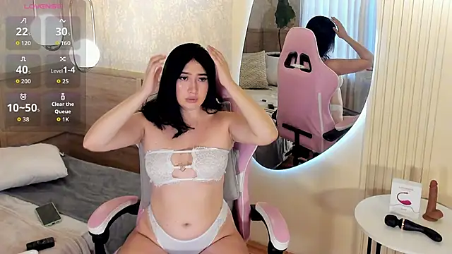 Skyyle  online show from 10/07/25, 01:34