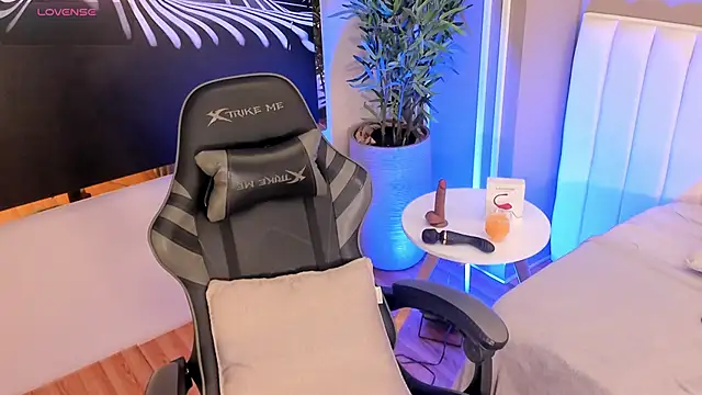 Skyyle  online show from 03/21/26, 12:53