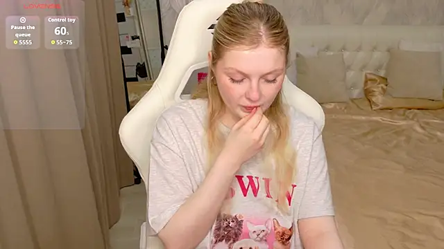 AmeliaDiamond online show from 04/07/26, 12:34