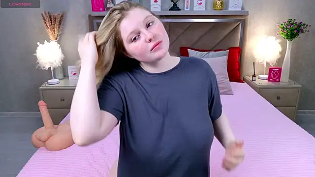 AmeliaDiamond online show from 10/13/25, 12:34