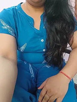 Snapshot of roshni_agrawal0 chatting on 05/21/26, 08:34 roshni agrawal0 online show from 05/21/26, 08:34