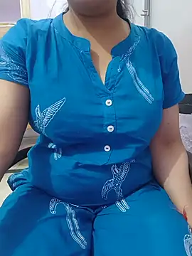 Snapshot of roshni_agrawal0 chatting on 06/01/26, 10:15 roshni agrawal0 online show from 06/01/26, 10:15