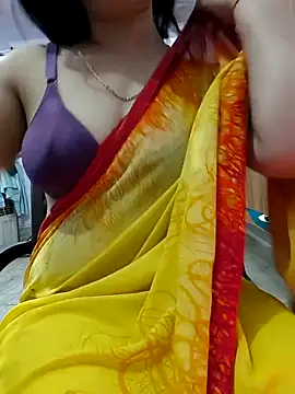 Snapshot of roshni_agrawal0 chatting on 02/05/26, 08:21 roshni agrawal0 online show from 02/05/26, 08:21