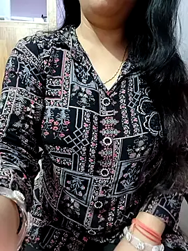 roshni agrawal0 online show from 10/28/25, 01:54