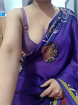 Snapshot of roshni_agrawal0 chatting on 12/22/25, 11:21 roshni agrawal0 online show from 12/22/25, 11:21