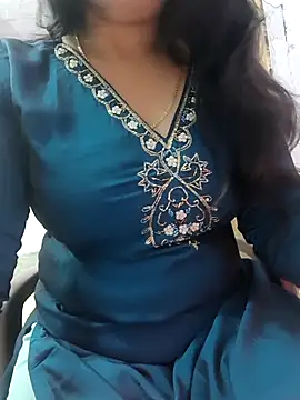 Snapshot of roshni_agrawal0 chatting on 02/13/26, 05:24 roshni agrawal0 online show from 02/13/26, 05:24