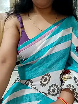 Snapshot of roshni_agrawal0 chatting on 10/06/25, 07:20 roshni agrawal0 online show from 10/06/25, 07:20