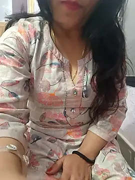 Snapshot of roshni_agrawal0 chatting on 01/16/26, 10:52 roshni agrawal0 online show from 01/16/26, 10:52