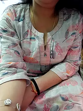 Snapshot of roshni_agrawal0 chatting on 02/06/26, 07:59 roshni agrawal0 online show from 02/06/26, 07:59