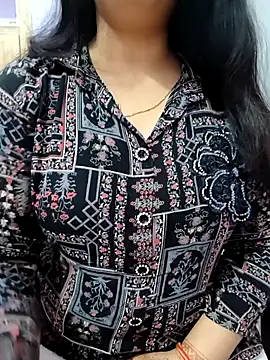 Snapshot of roshni_agrawal0 chatting on 10/12/25, 02:07 roshni agrawal0 online show from 10/12/25, 02:07
