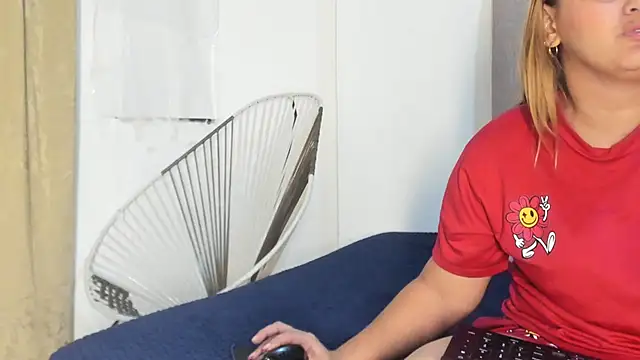 Snapshot of Lady_miss___ chatting on 11/24/25, 11:54 Lady miss online show from 11/24/25, 11:54