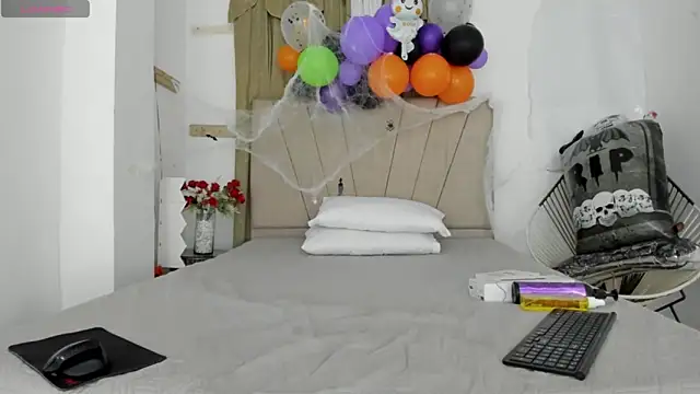 Snapshot of Lady_miss___ chatting on 10/17/25, 12:07 Lady miss online show from 10/17/25, 12:07