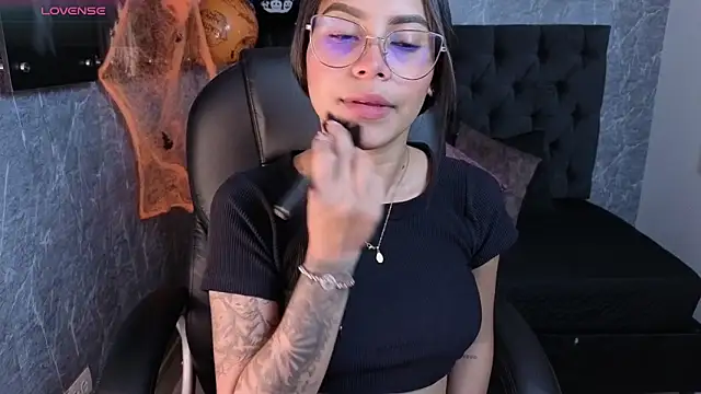 eileen  hills online show from 10/24/25, 07:13