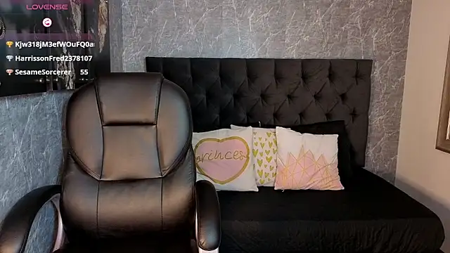 eileen  hills online show from 12/13/25, 08:04