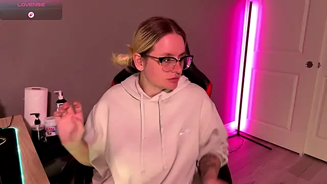 Charlies world online show from 11/21/25, 09:14