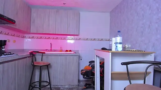 Snapshot of ZaiMoon_ chatting on 01/18/26, 08:01 ZaiMoon online show from 01/18/26, 08:01