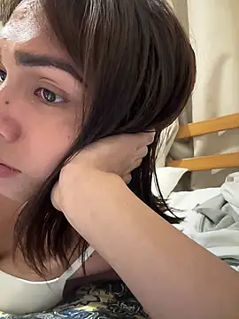 Snapshot of Ladyboyluxe chatting on 03/01/26, 07:14 Ladyboyluxe online show from 03/01/26, 07:14