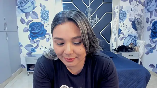 Snapshot of LatinaHoleQueen chatting on 10/03/25, 03:57 LatinaHoleQueen online show from 10/03/25, 03:57