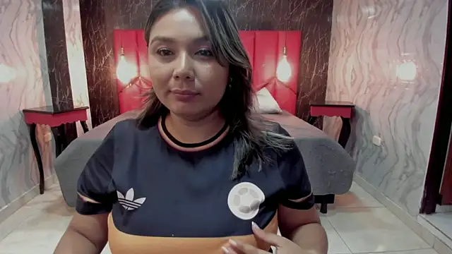 LatinaHoleQueen online show from 11/18/25, 02:53