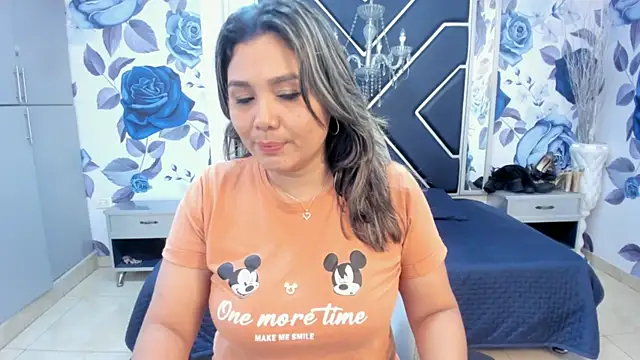 Snapshot of LatinaHoleQueen chatting on 10/11/25, 02:18 LatinaHoleQueen online show from 10/11/25, 02:18