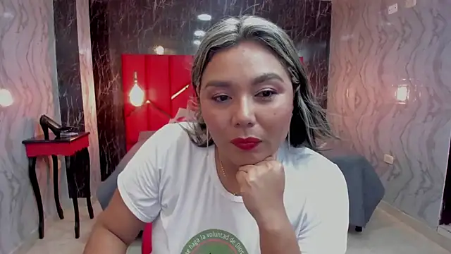 LatinaHoleQueen online show from 05/21/26, 02:36