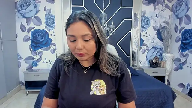 LatinaHoleQueen online show from 10/27/25, 02:18