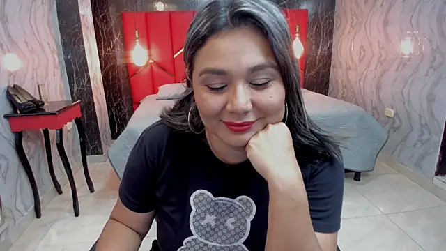 Snapshot of LatinaHoleQueen chatting on 07/15/26, 03:41 LatinaHoleQueen online show from 07/15/26, 03:41