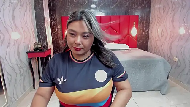 LatinaHoleQueen online show from 04/04/26, 02:34